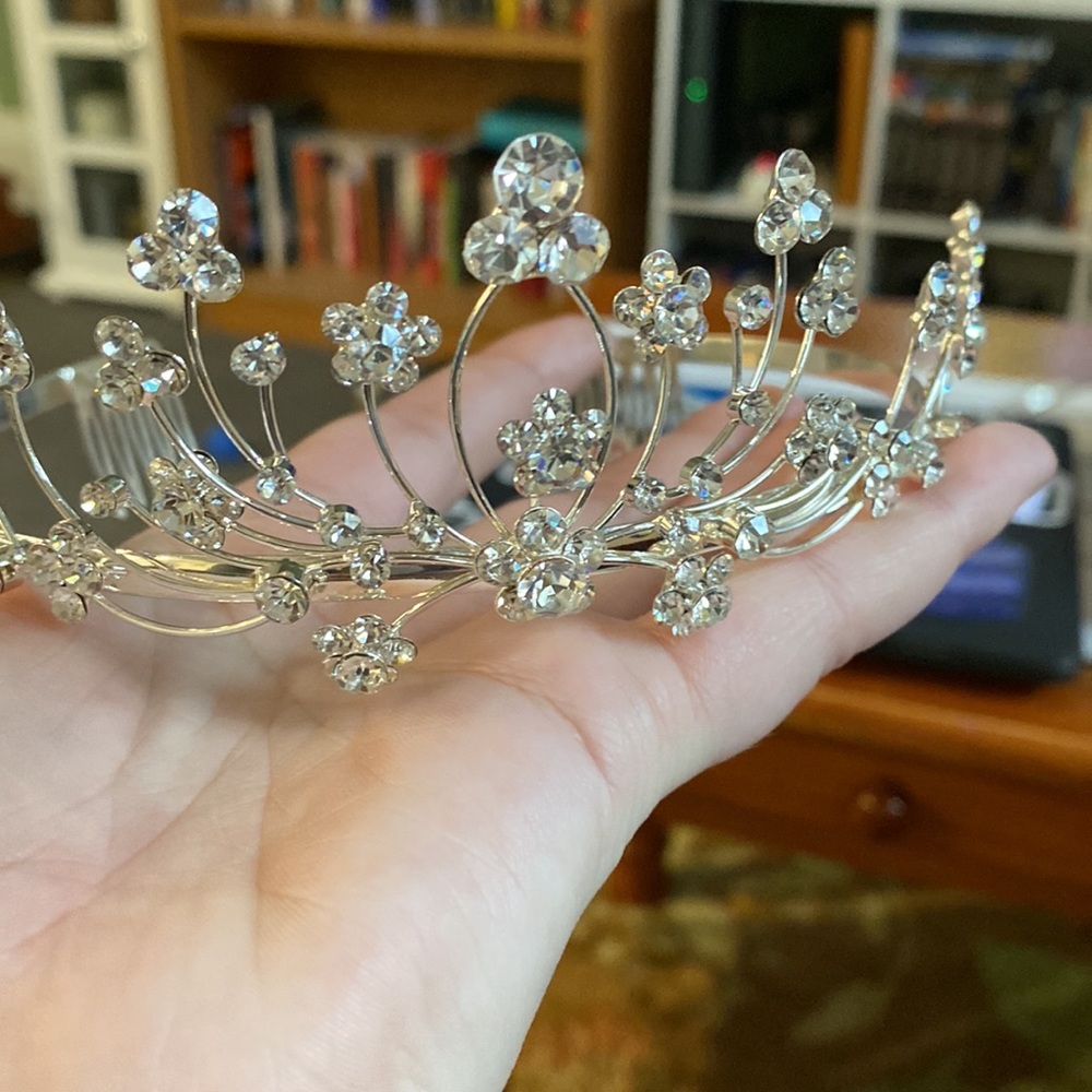 Gorgeous Elegant Expressions tiara